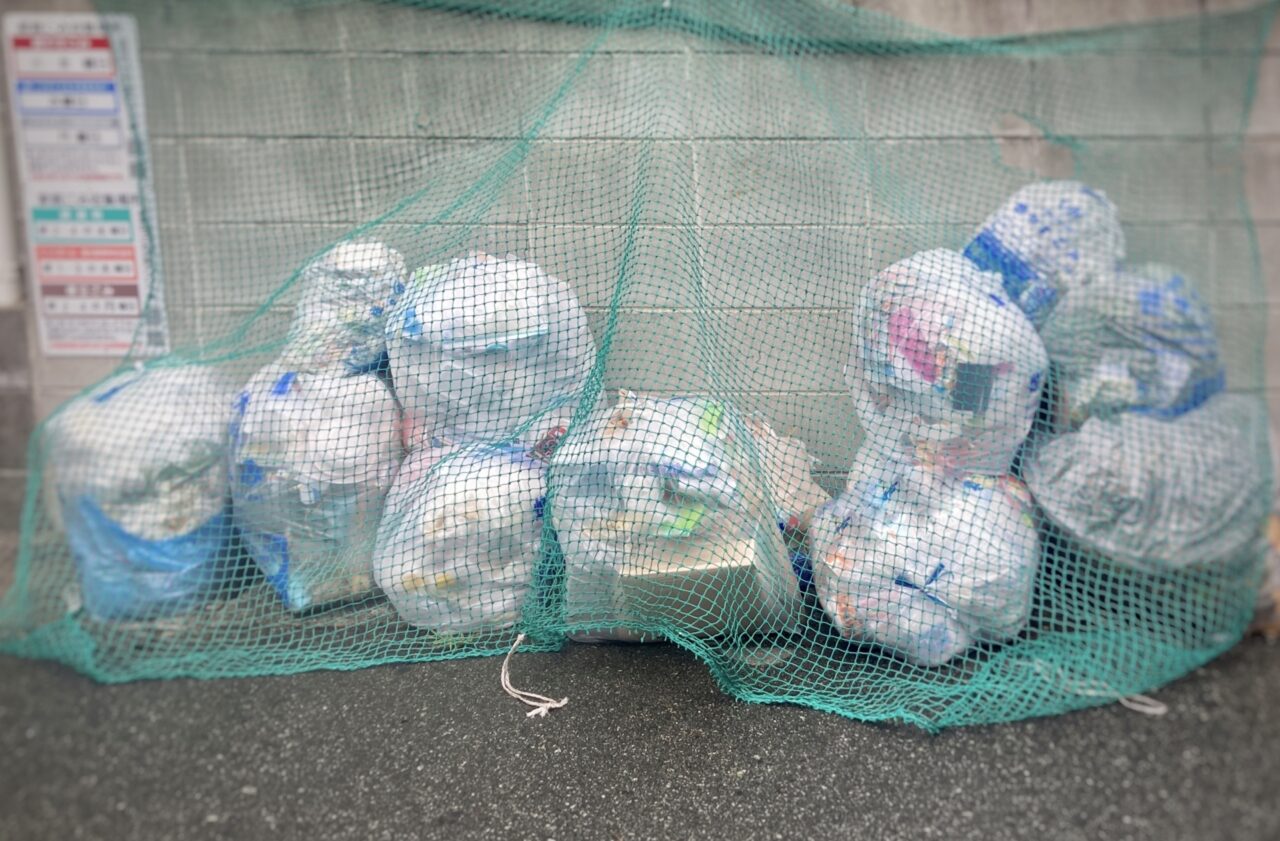 ゴミ捨てイメージ